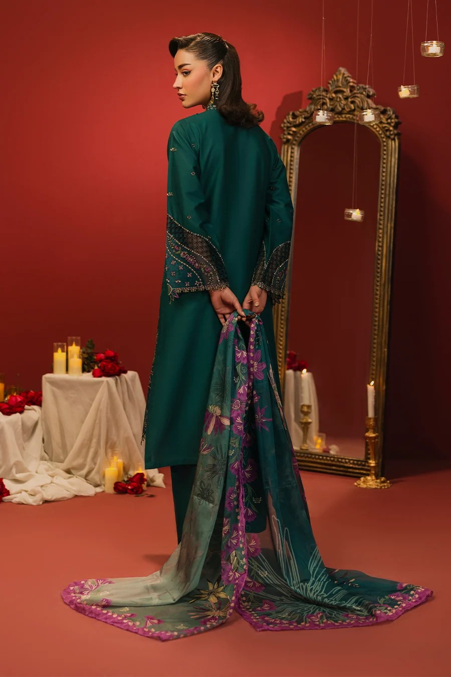 Zeenat Pret Embroidered Lawn 3-Piece Suit - Emerald Green
