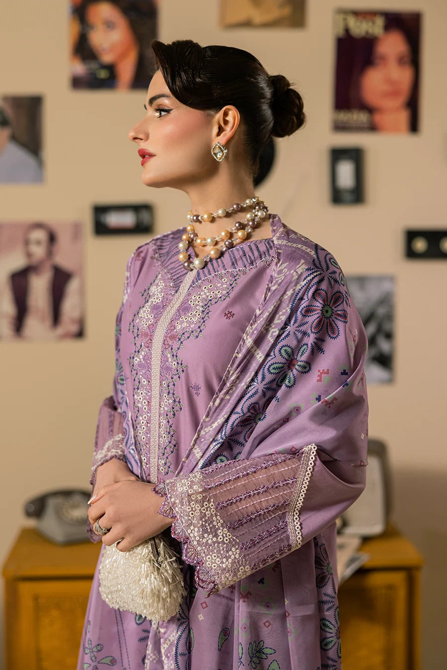 Zeenat Pret Embroidered Lawn 3-Piece Suit - Lavender Lilac