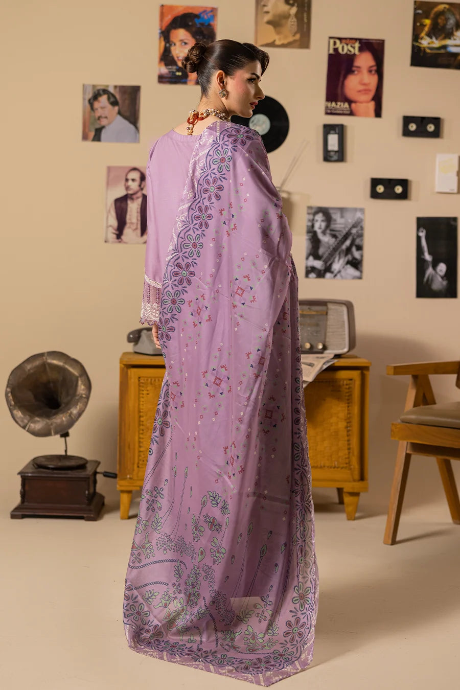 Zeenat Pret Embroidered Lawn 3-Piece Suit - Lavender Lilac