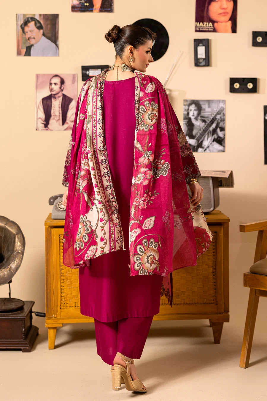 Zeenat Pret Embroidered Lawn 3-Piece Suit - Fuschia Pink