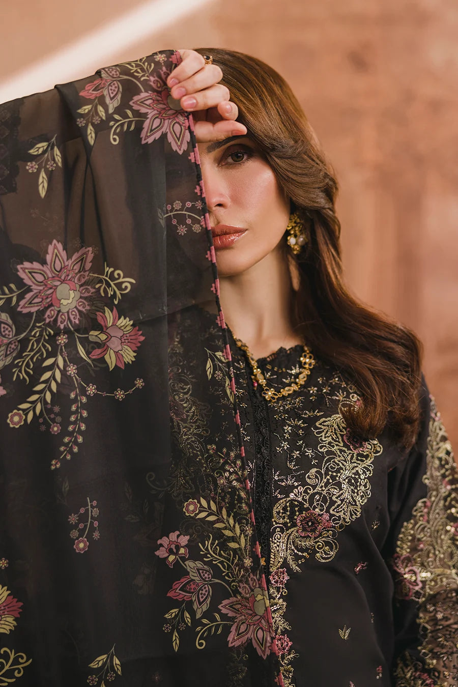 Zeenat Pret Embroidered Lawn 3-Piece Suit - Jet Black