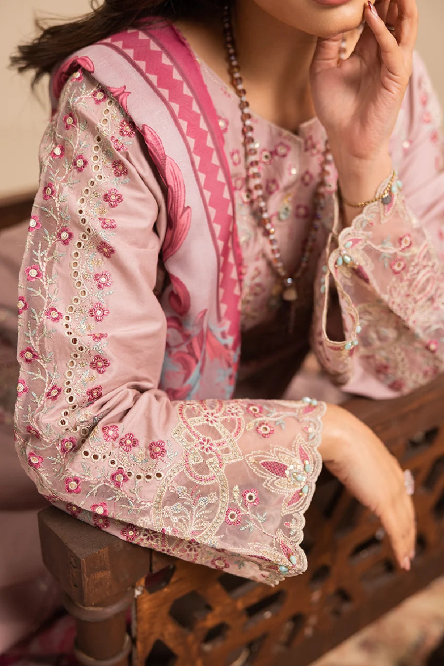 Zeenat Pret Embroidered Lawn 3-Piece Suit - Tea Pink