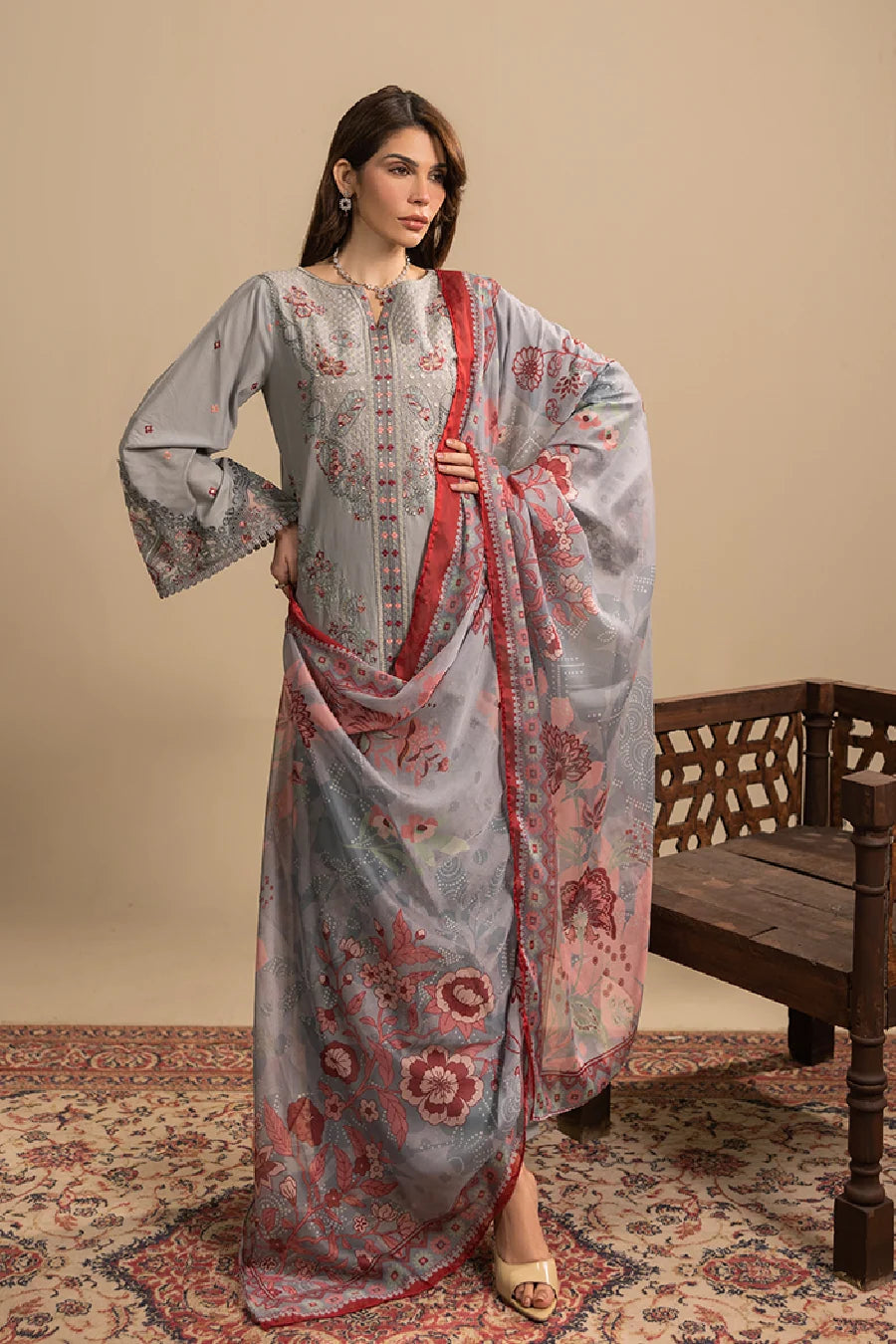 Zeenat Pret Embroidered Lawn 3-Piece Suit - Dove Grey