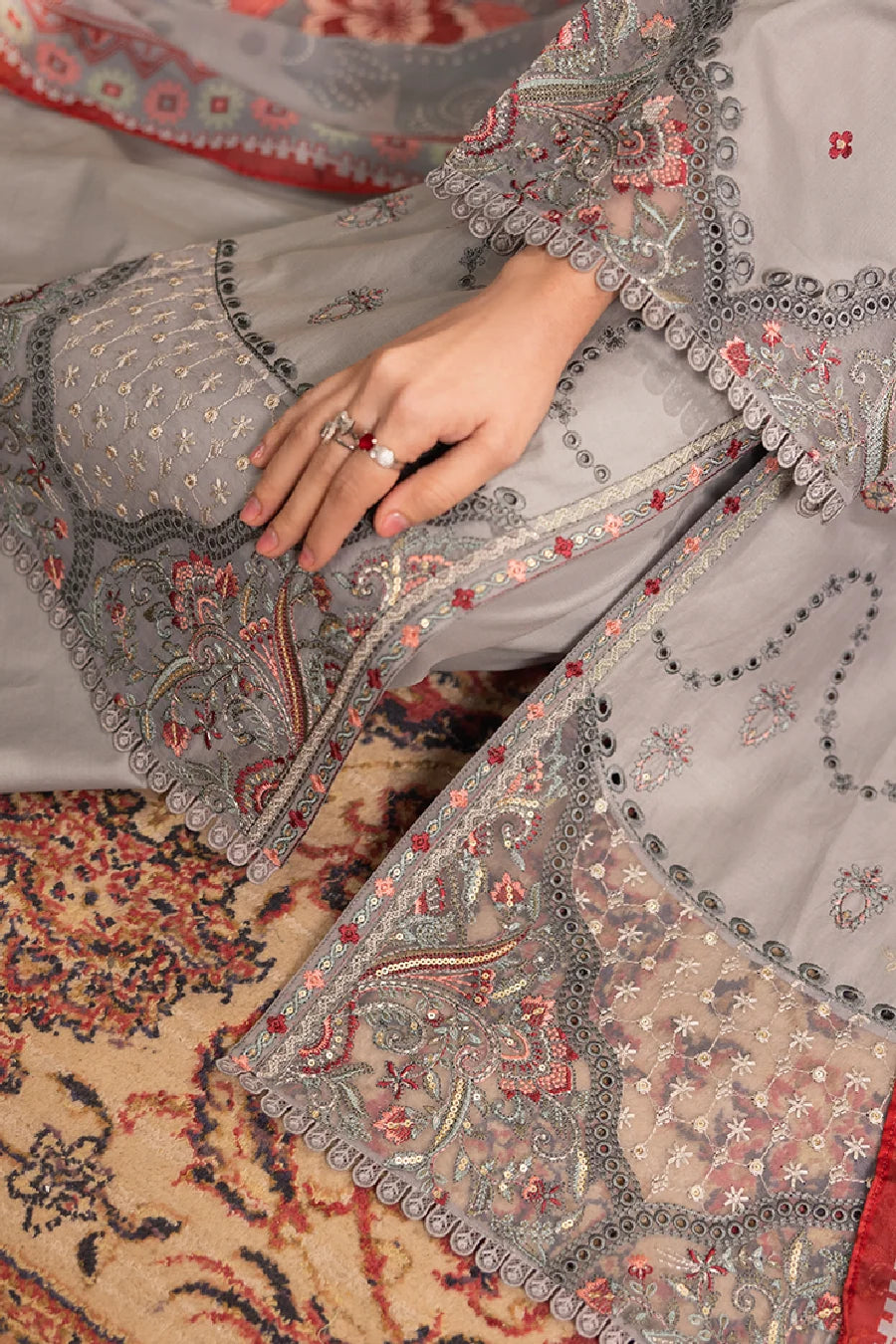 Zeenat Pret Embroidered Lawn 3-Piece Suit - Dove Grey