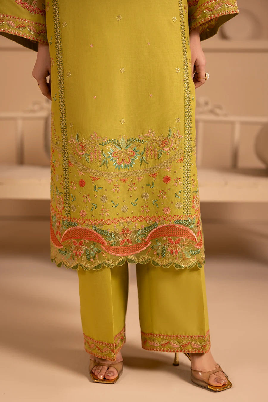 Zeenat Pret Embroidered Lawn 3-Piece Suit - Olive Green