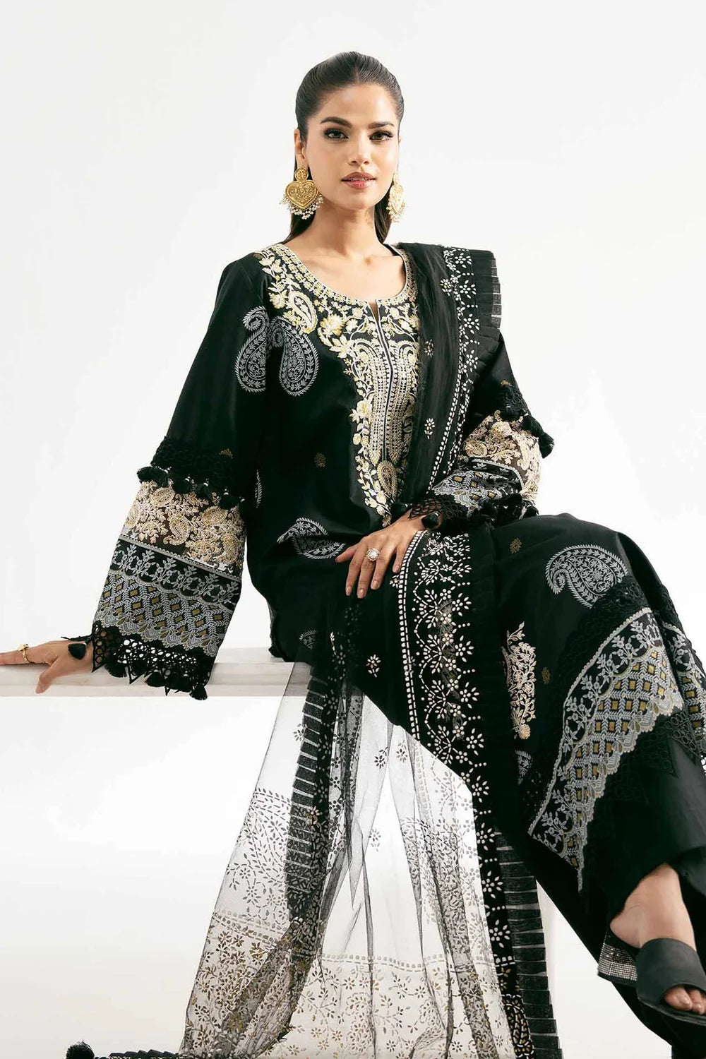 Nishat Linen 3-Piece Embroidered Festive Suit – Jet Black & Antique Gold