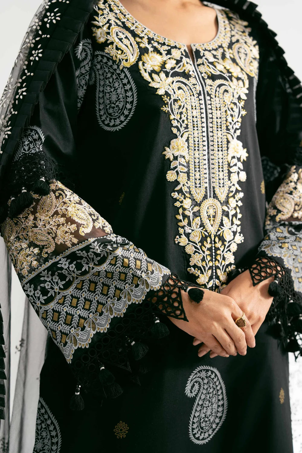 Nishat Linen 3-Piece Embroidered Festive Suit – Jet Black & Antique Gold