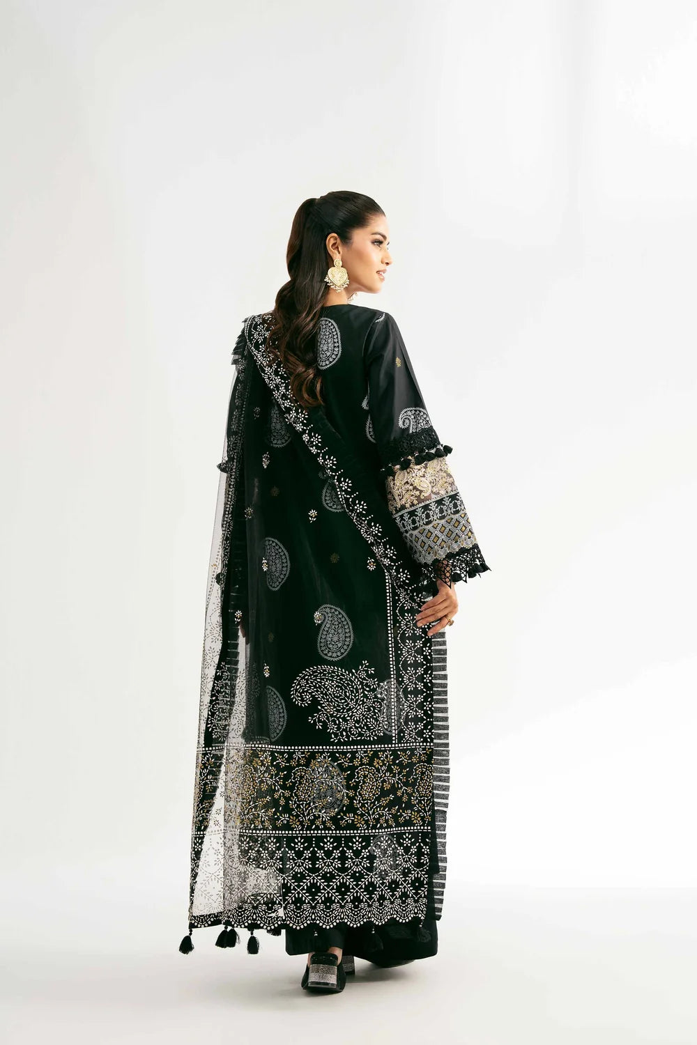 Nishat Linen 3-Piece Embroidered Festive Suit – Jet Black & Antique Gold