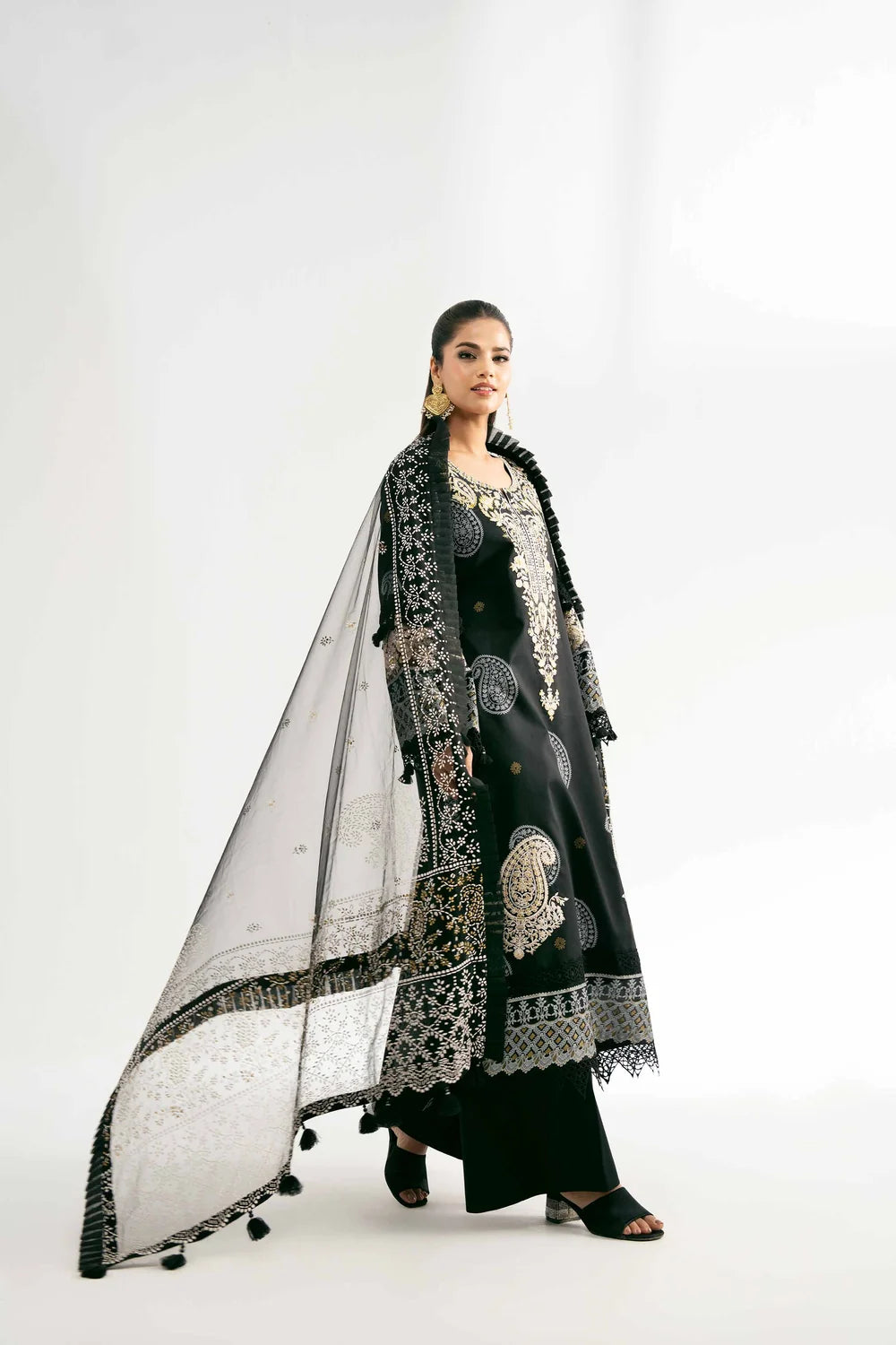 Nishat Linen 3-Piece Embroidered Festive Suit – Jet Black & Antique Gold