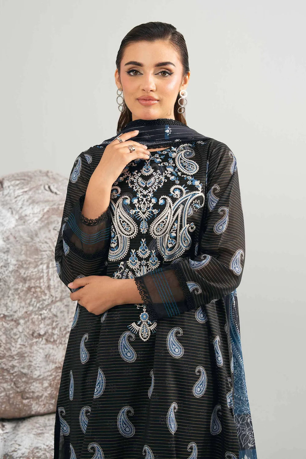 Nishat Linen 3-Piece Digitally Printed Embroidered Suit – Jet Black & Ice Blue