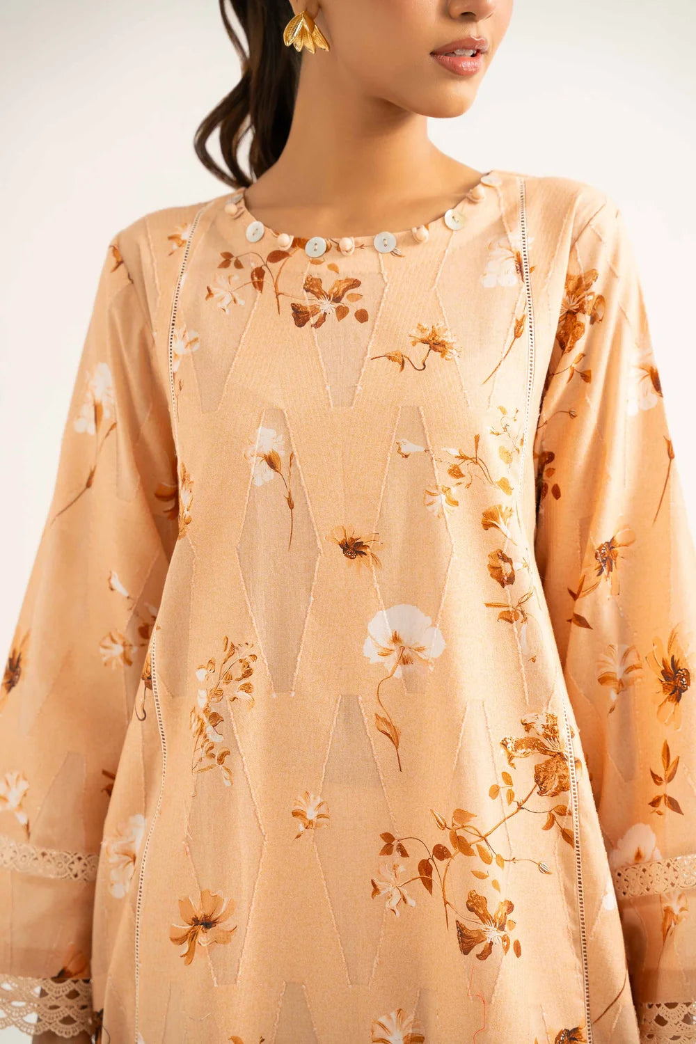 Nishat Linen 3-Piece Digital Printed Suit – Soft Peach & Apricot Floral