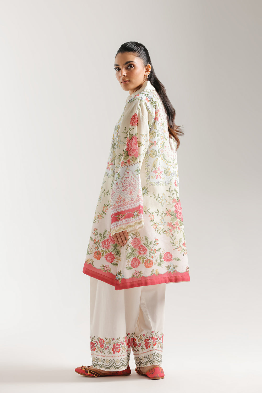 ETHNC Rozana Embroidered 2-Piece Floral Suit – Off-White & Rose Pink
