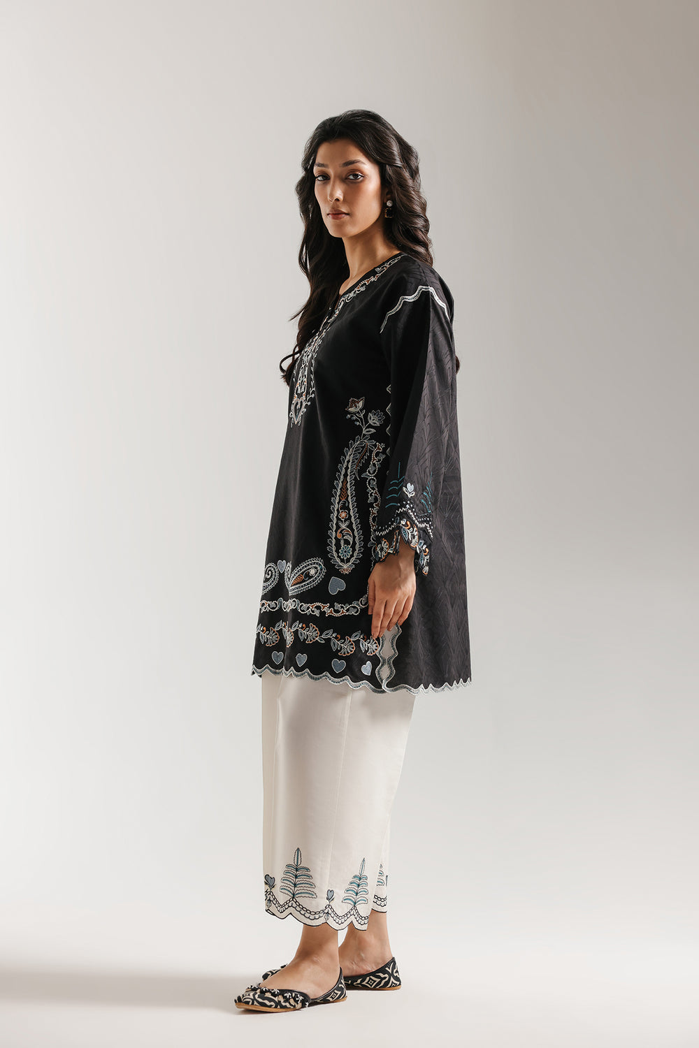 ETHNC Rozana Embroidered 2-Piece Contrast Suit – Onyx Black & Ivory