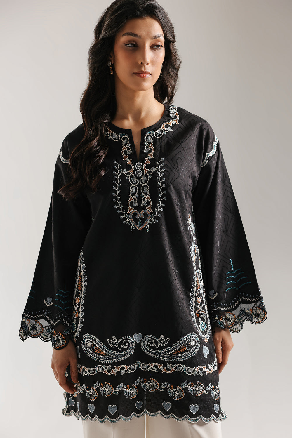 ETHNC Rozana Embroidered 2-Piece Contrast Suit – Onyx Black & Ivory