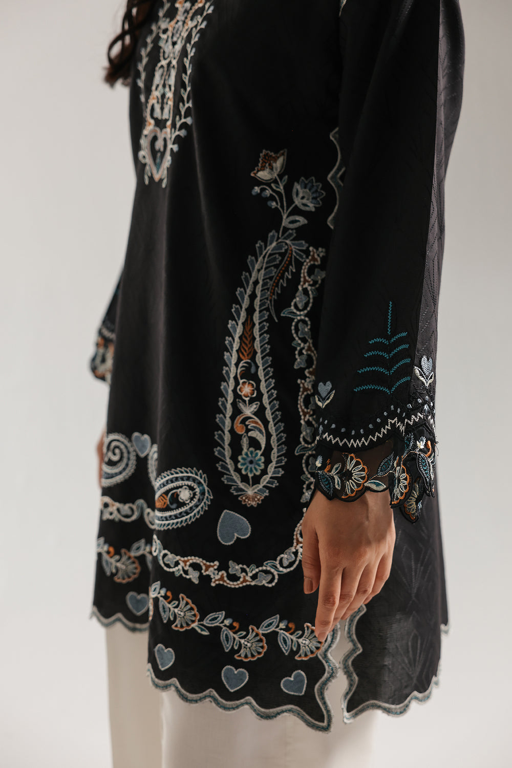 ETHNC Rozana Embroidered 2-Piece Contrast Suit – Onyx Black & Ivory