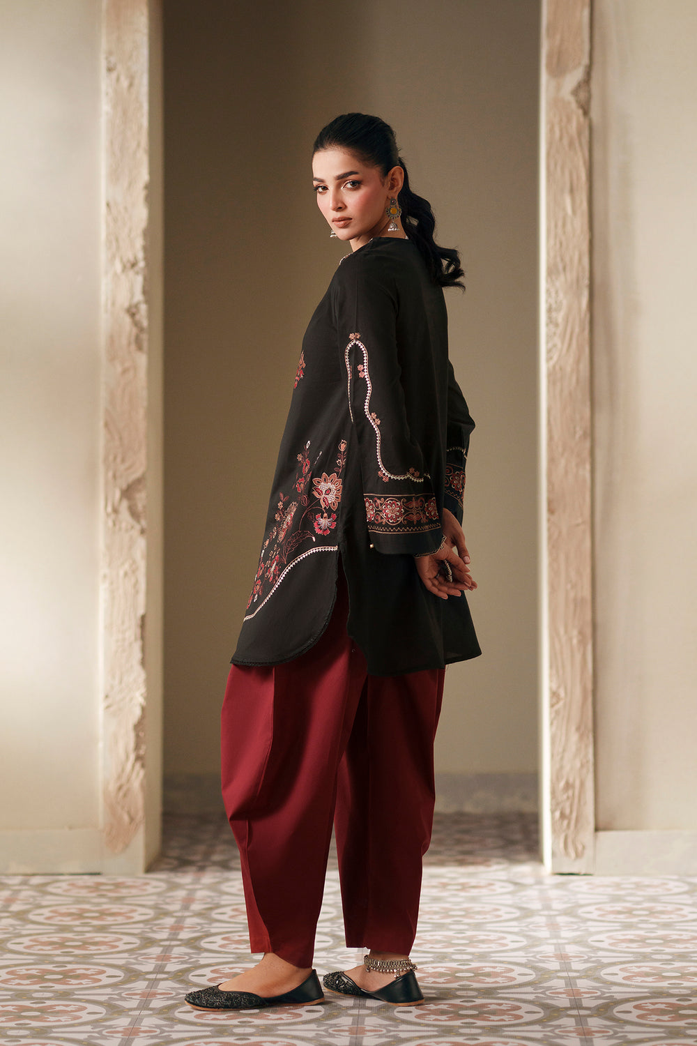 ETHNC Rozana Embroidered 2-Piece Shalwar Suit – Onyx Black & Maroon