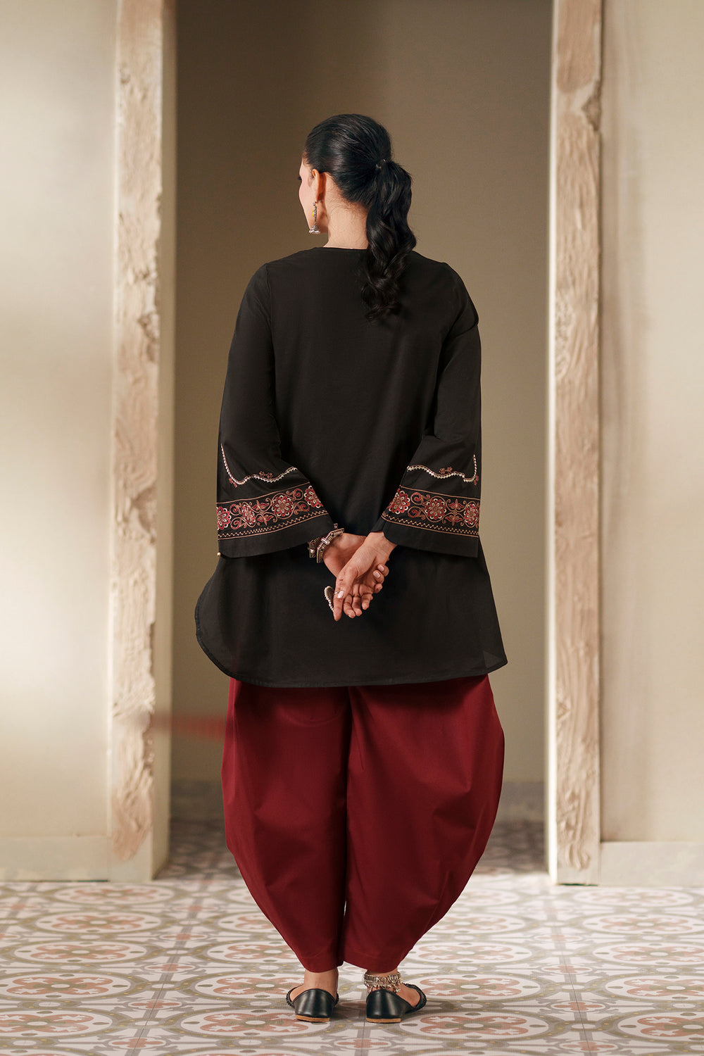 ETHNC Rozana Embroidered 2-Piece Shalwar Suit – Onyx Black & Maroon