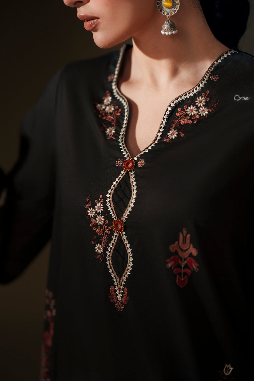 ETHNC Rozana Embroidered 2-Piece Shalwar Suit – Onyx Black & Maroon