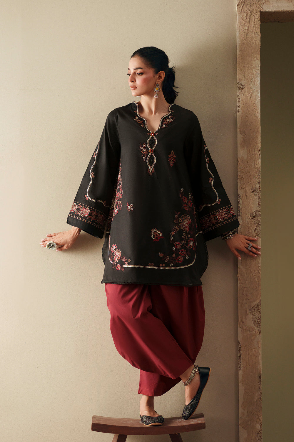 ETHNC Rozana Embroidered 2-Piece Shalwar Suit – Onyx Black & Maroon