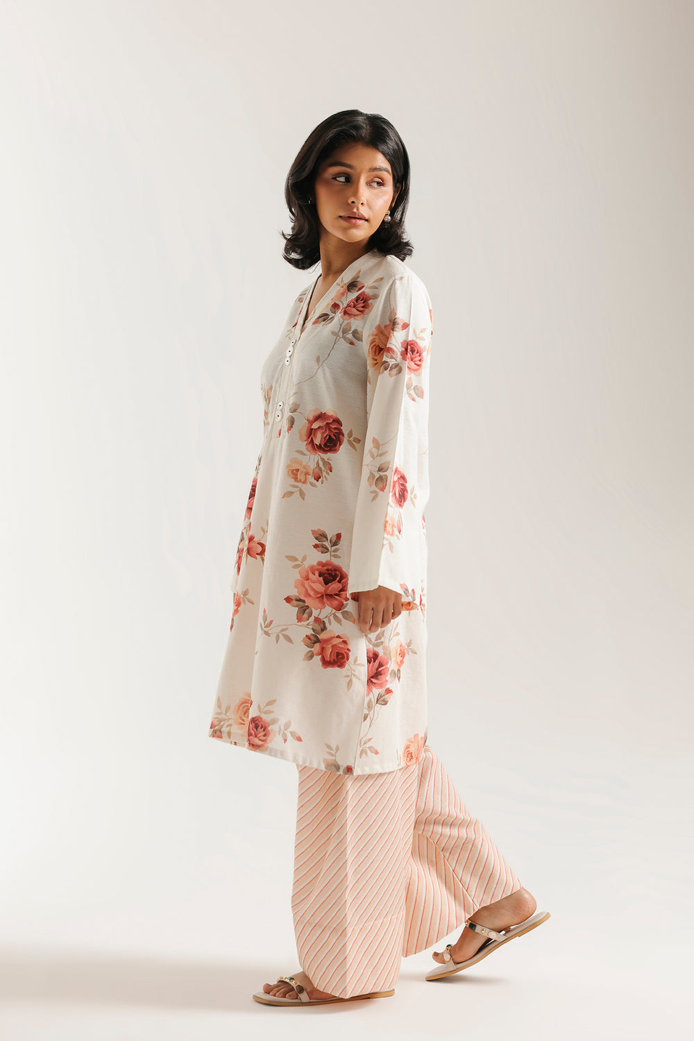 ETHNC Rozana Embroidered 2-Piece Suit – Off-White & Rose Pink Leheriya