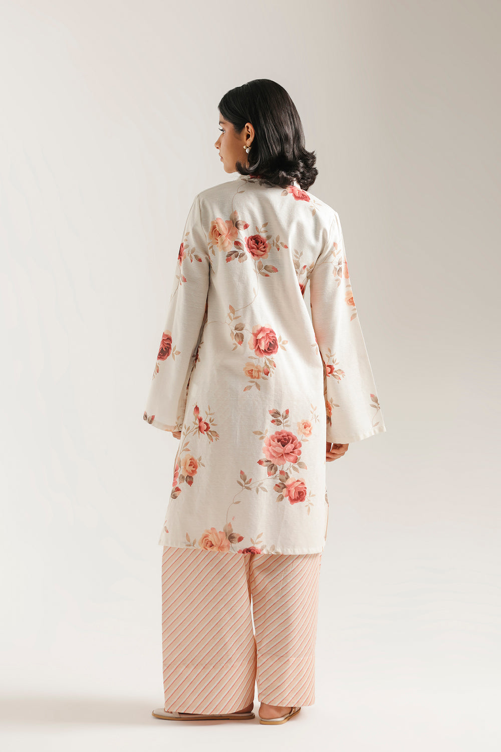 ETHNC Rozana Embroidered 2-Piece Suit – Off-White & Rose Pink Leheriya