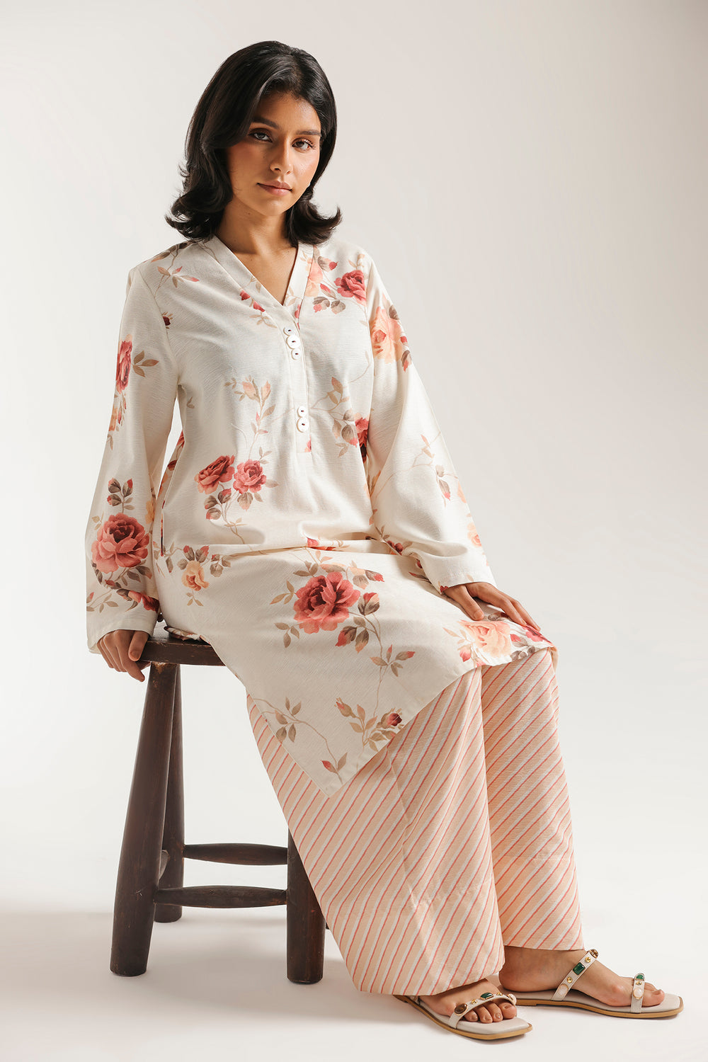 ETHNC Rozana Embroidered 2-Piece Suit – Off-White & Rose Pink Leheriya