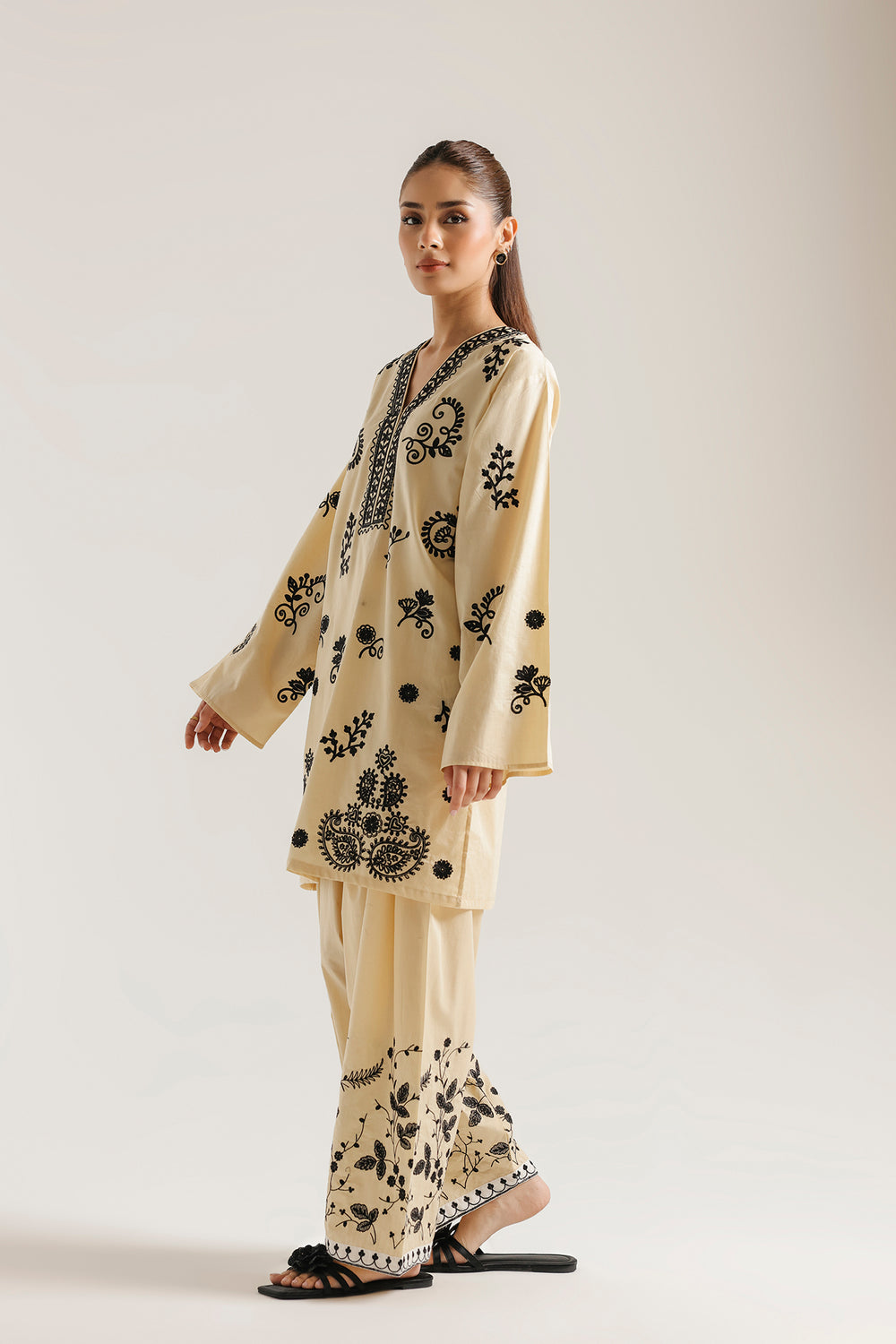 ETHNC Rozana Embroidered 2-Piece Suit – Yellow Beige