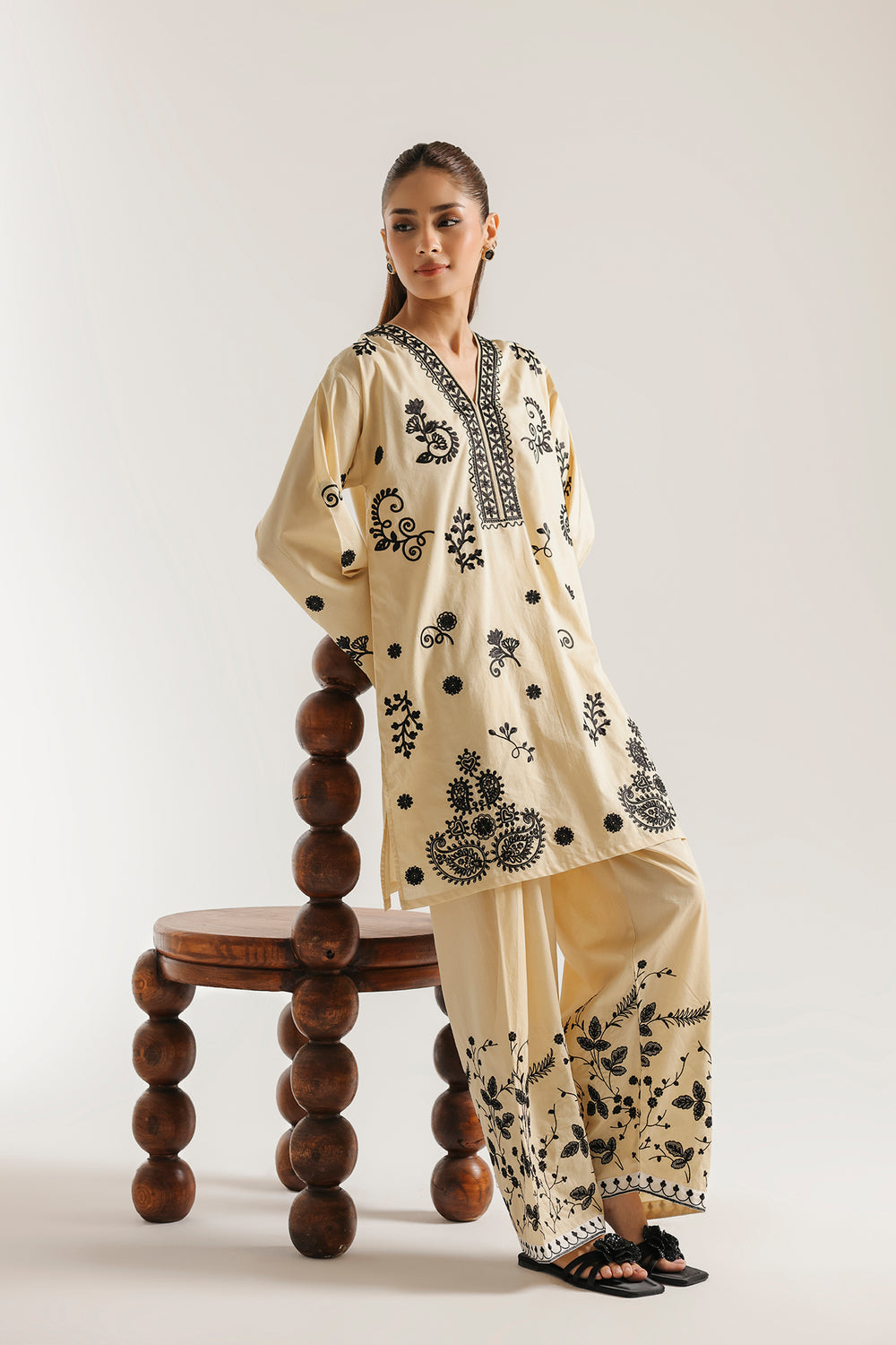 ETHNC Rozana Embroidered 2-Piece Suit – Yellow Beige