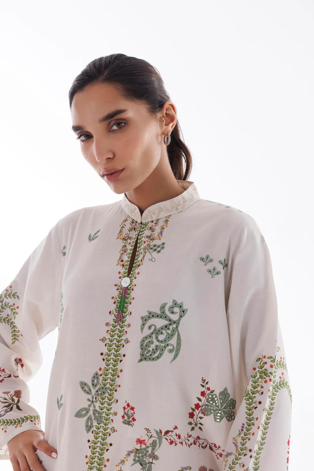 Sana Safinaz Embroidered 3-Piece Lawn Suit – Off-White & Pastel Green
