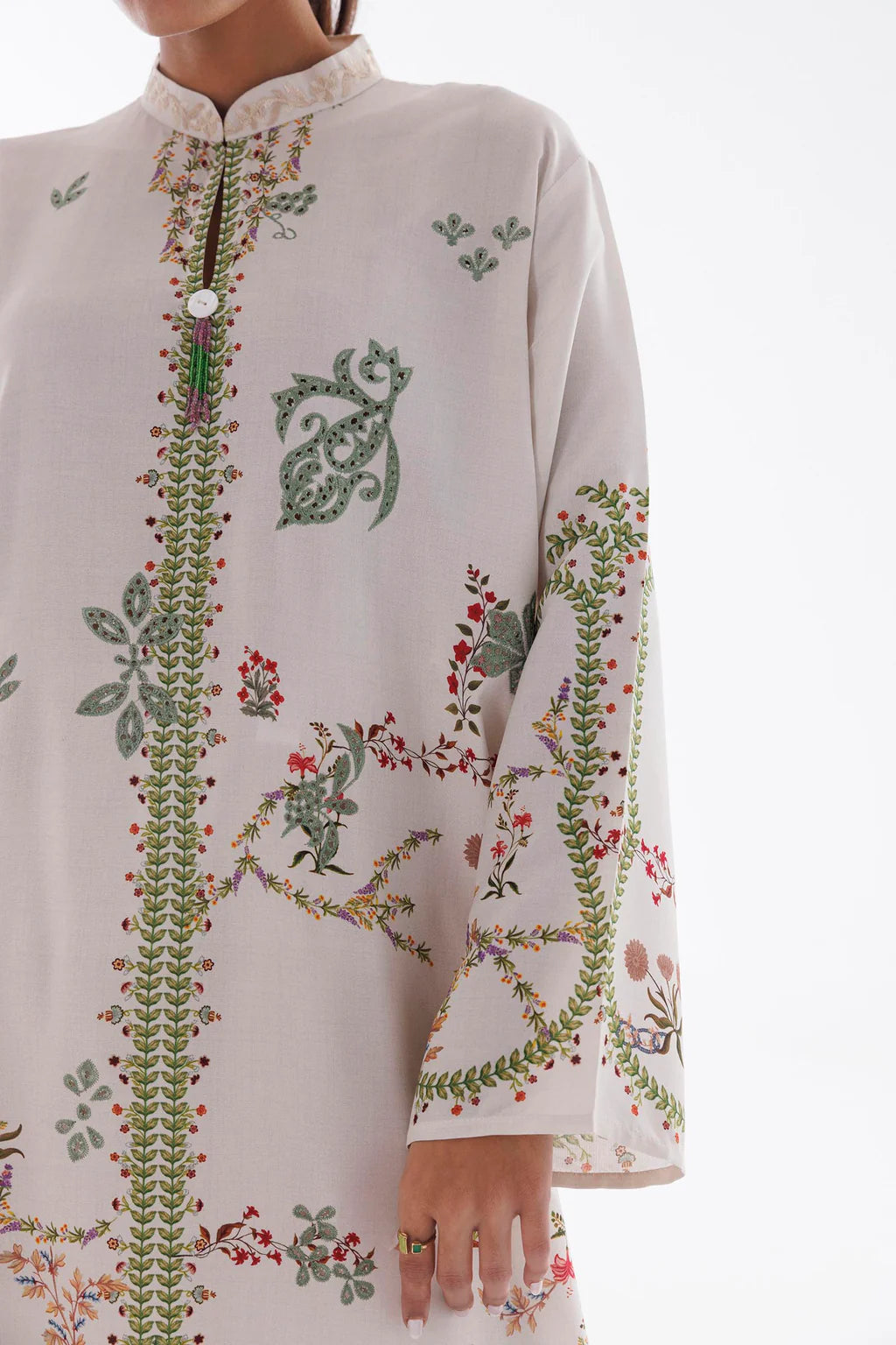 Sana Safinaz Embroidered 3-Piece Lawn Suit – Off-White & Pastel Green