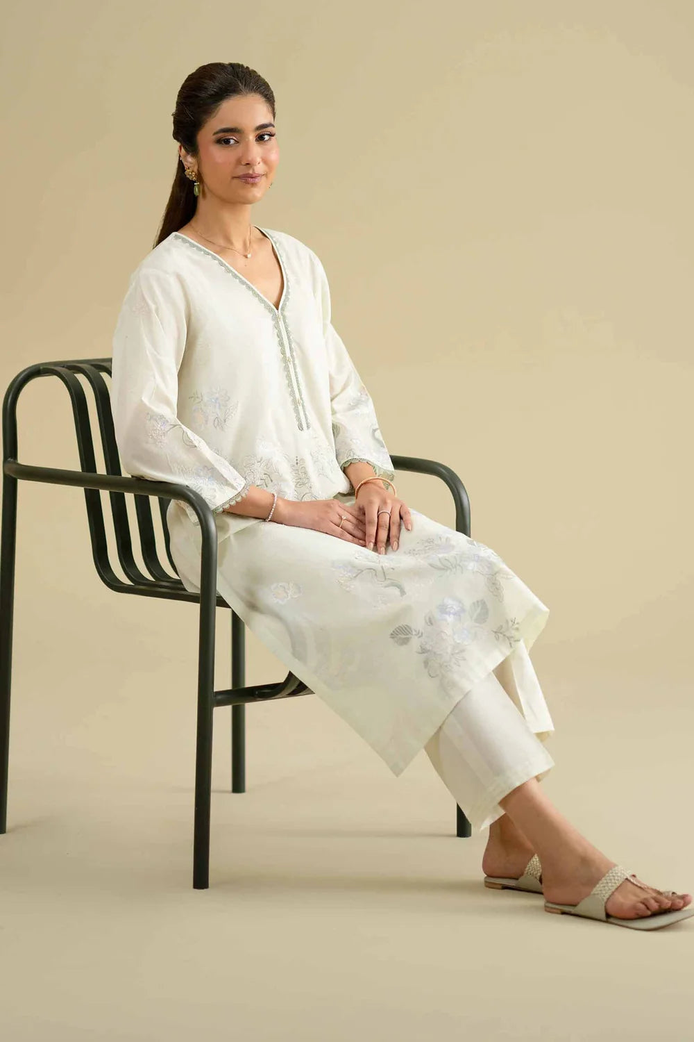 NISHAT Linen Ready-to-Wear 2-Piece Embroidered Lawn Suit – Off-White