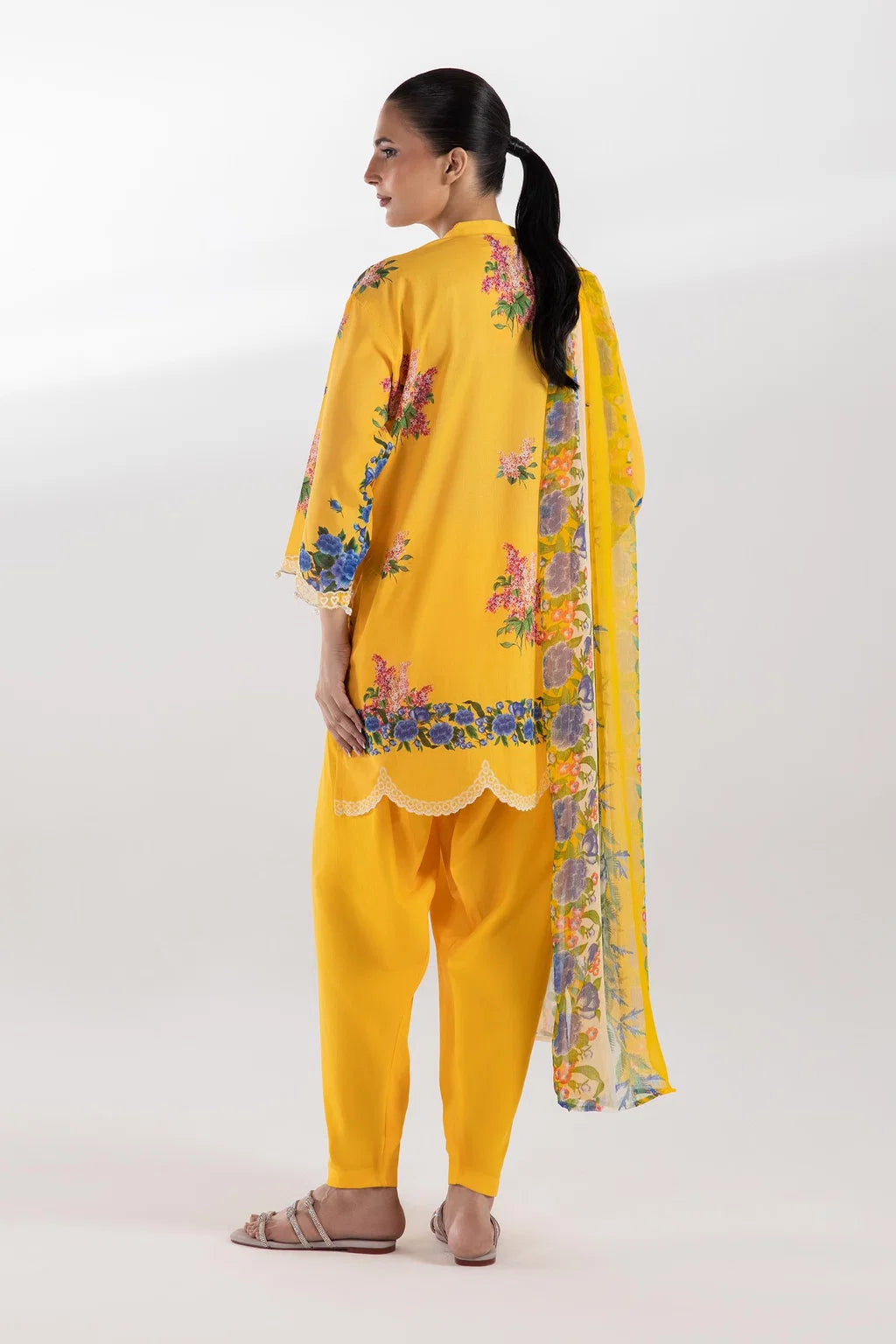 Sana Safinaz Embroidered 2-Piece Muzlin Lawn Suit – Butter Yellow