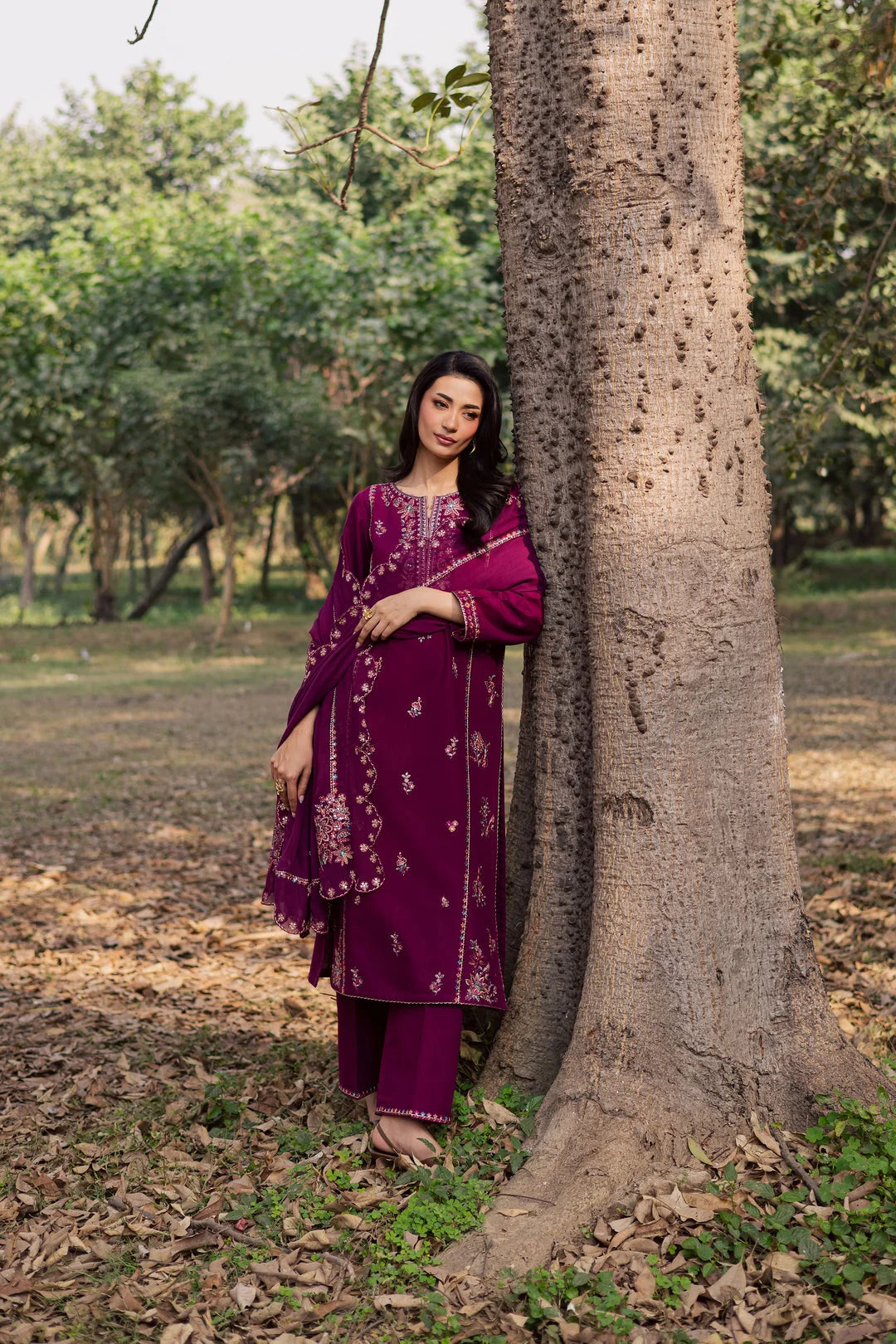 Gulposh by Misbah Embroidered 3-Piece Suit - Magenta Purple