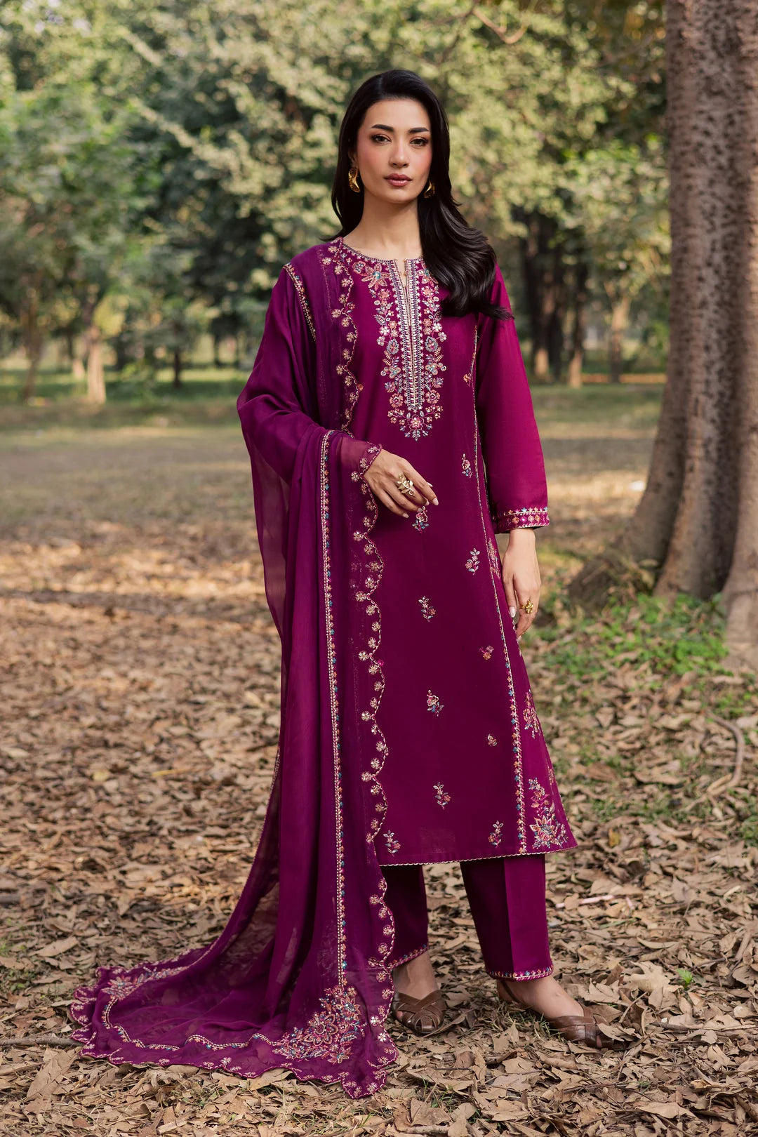 Gulposh by Misbah Embroidered 3-Piece Suit - Magenta Purple