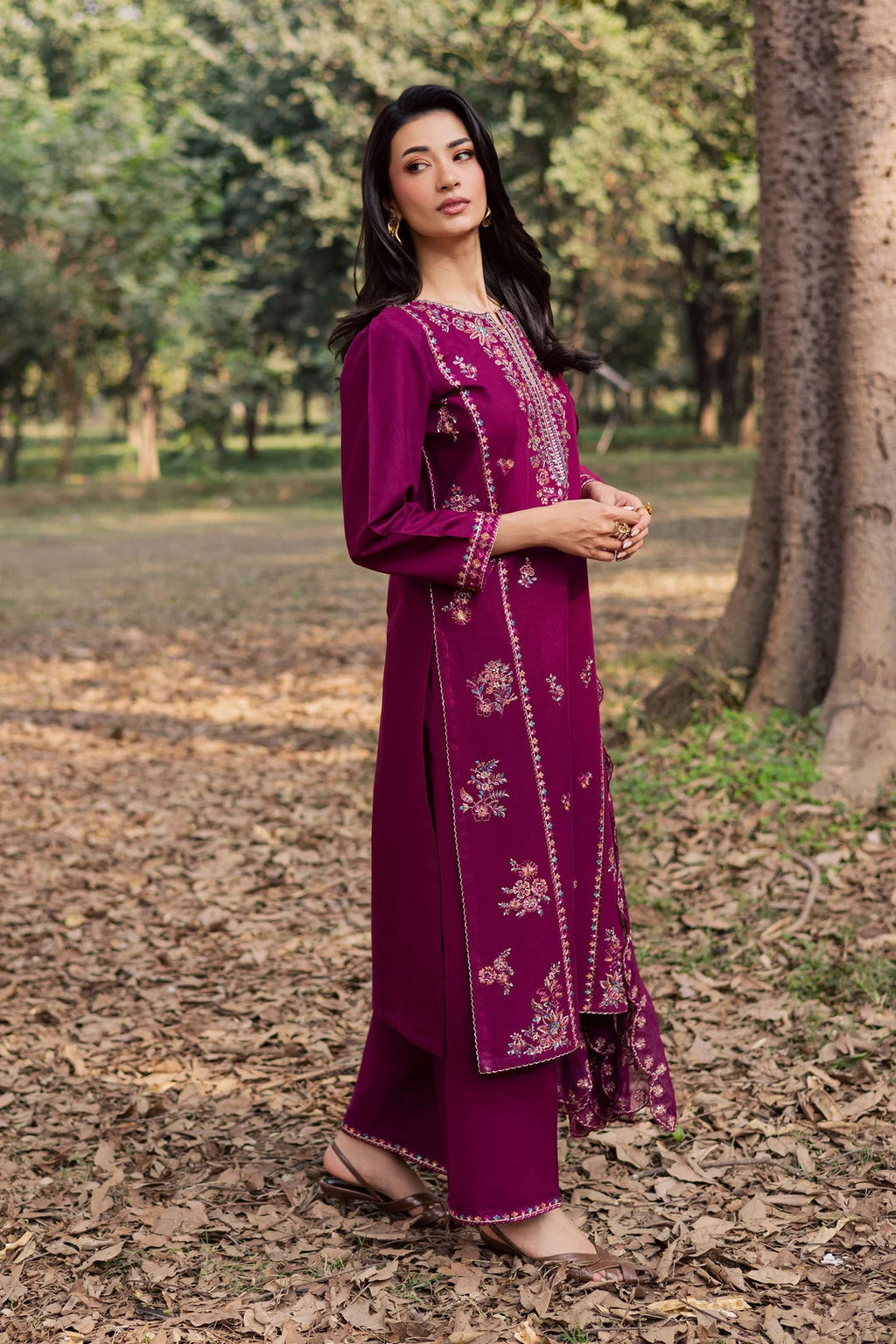 Gulposh by Misbah Embroidered 3-Piece Suit - Magenta Purple