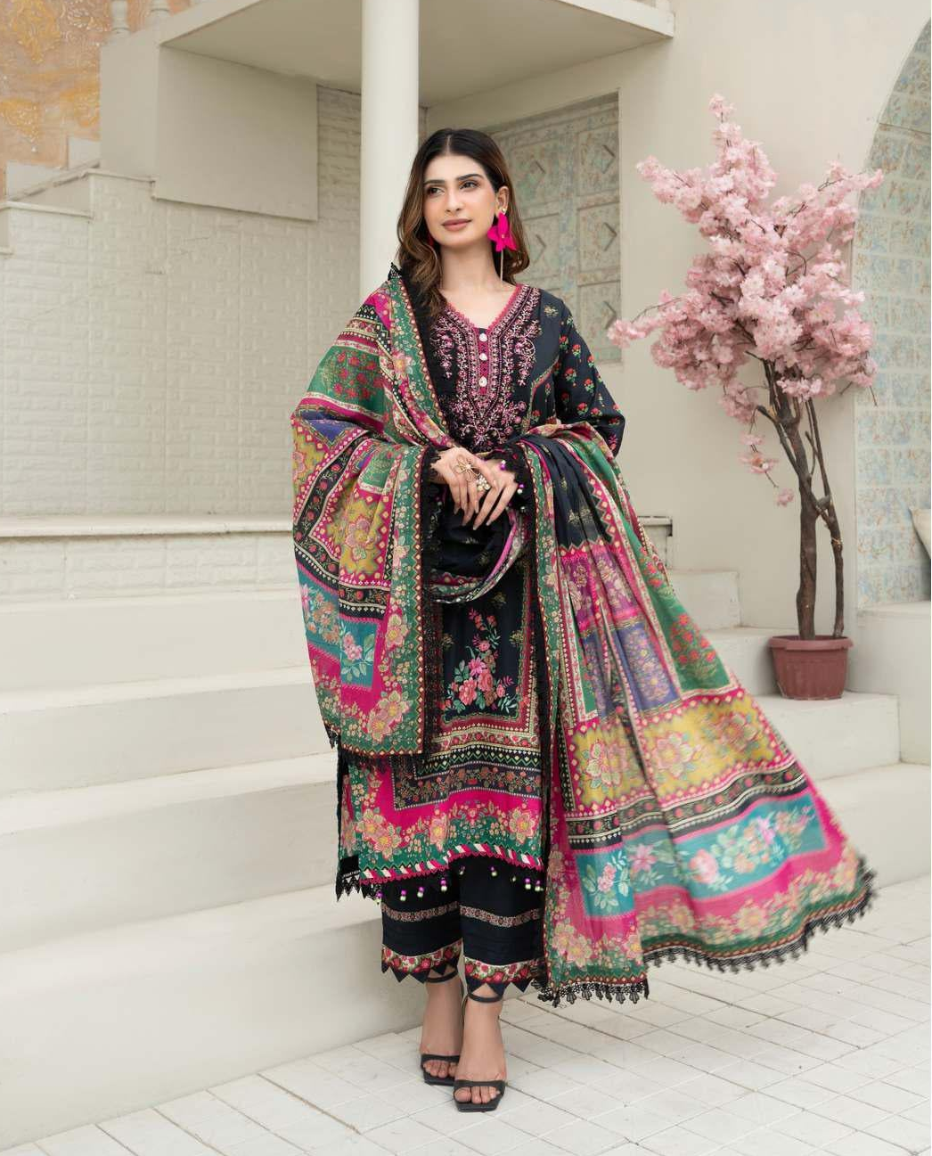 Gul Adhar Aarzoo Embroidered Premium Lawn 3-Piece Suit – Black & Fuchsia Pink