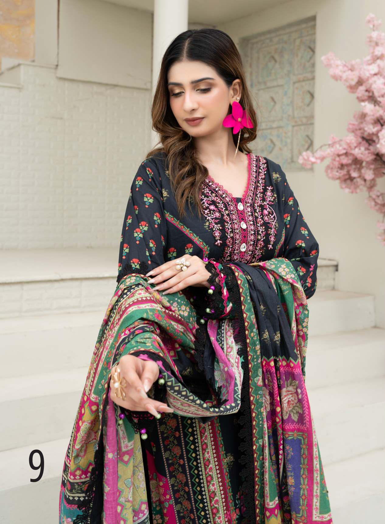 Gul Adhar Aarzoo Embroidered Premium Lawn 3-Piece Suit – Black & Fuchsia Pink