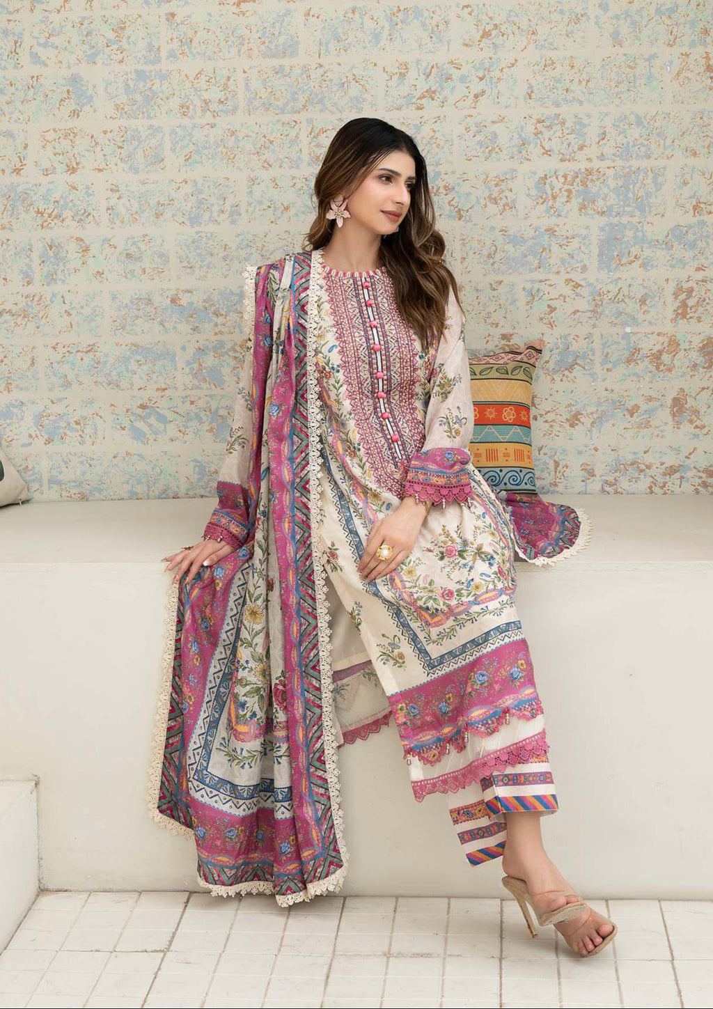 Gul Adhar Aarzoo Embroidered Premium Lawn 3-Piece Suit – Beige & Fuchsia Pink