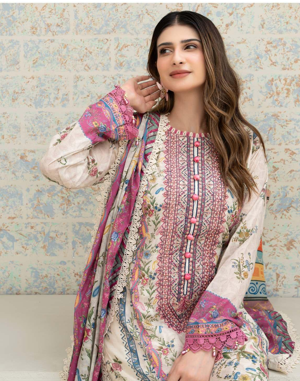 Gul Adhar Aarzoo Embroidered Premium Lawn 3-Piece Suit – Beige & Fuchsia Pink